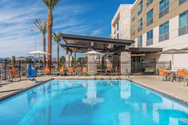 בית מלון כפרי Holiday Inn Express & Suites Lake Havasu   London Bridge, An Ihg