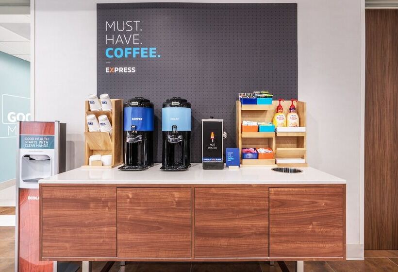 בית מלון כפרי Holiday Inn Express & Suites Lake Havasu   London Bridge, An Ihg