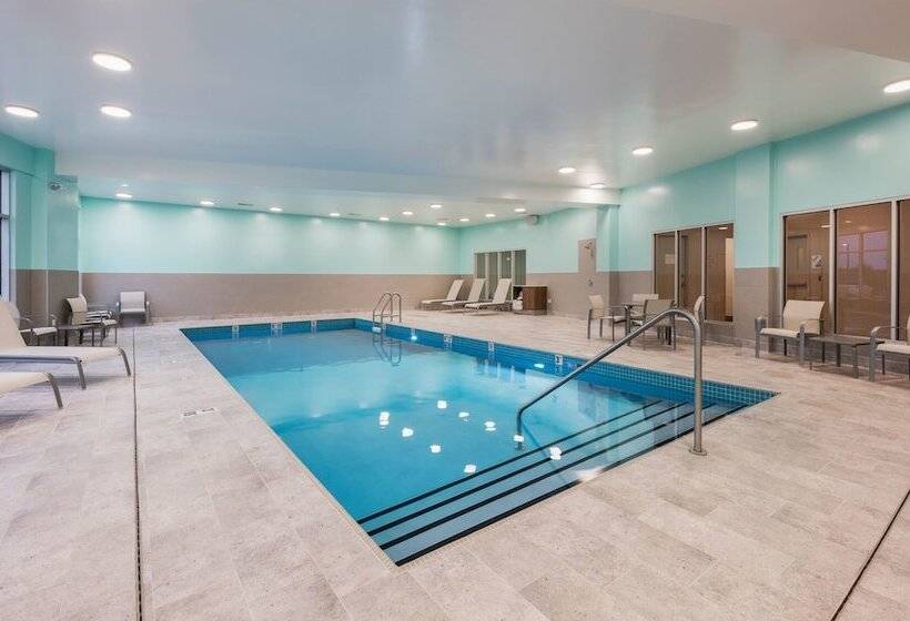 فندق Holiday Inn Express & Suites Moncton, An Ihg