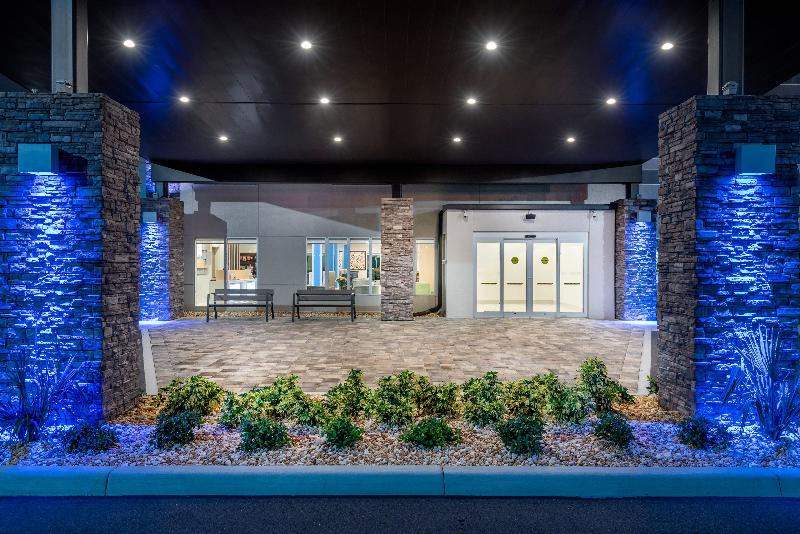 Отель Holiday Inn Express & Suites Punta Gorda, An Ihg