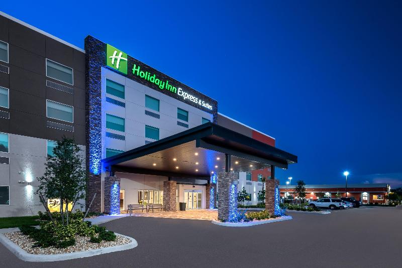 Отель Holiday Inn Express & Suites Punta Gorda, An Ihg