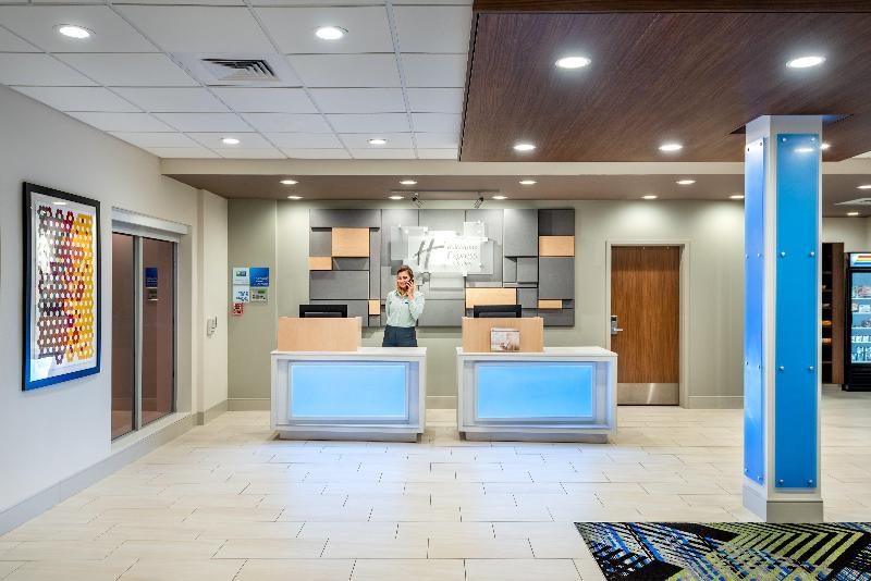 Отель Holiday Inn Express & Suites Punta Gorda, An Ihg