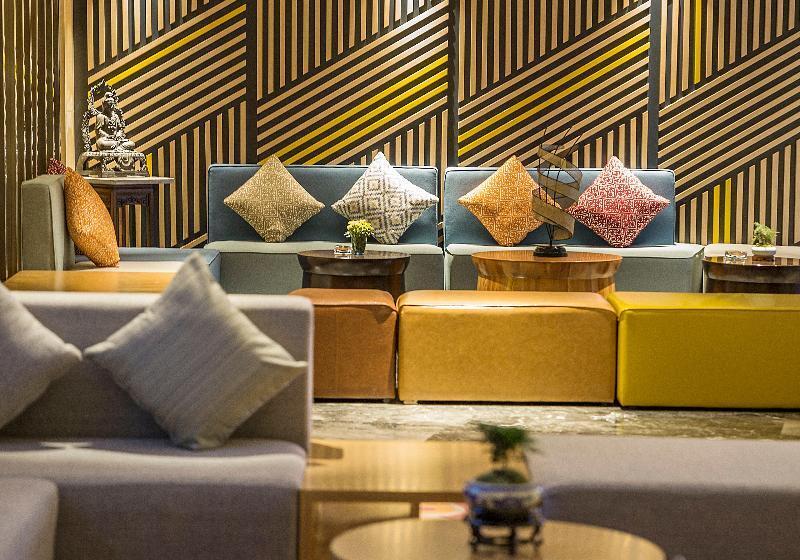 Отель Holiday Inn Express Daocheng Yading