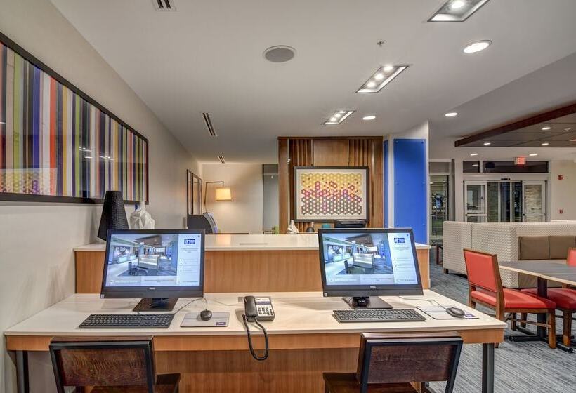 فندق Holiday Inn Express   Fort Walton Beach Central, An Ihg