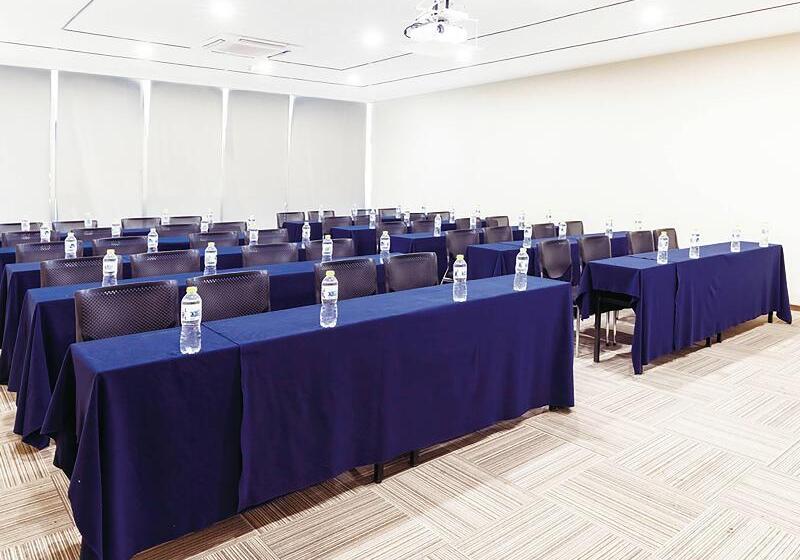 ホテル Holiday Inn Express Jinan Exhibition Center By Ihg