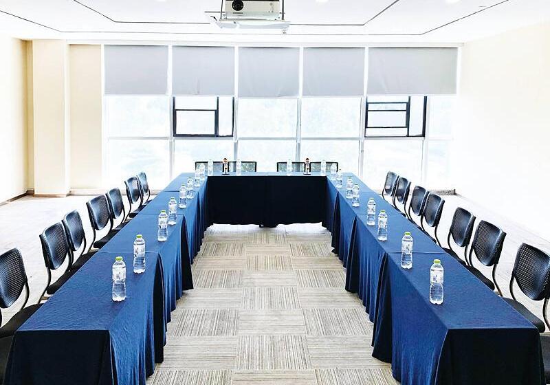 호텔 Holiday Inn Express Jinan Exhibition Center By Ihg