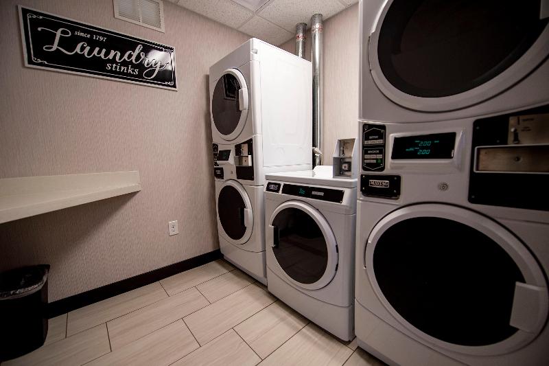 Отель Holiday Inn Express & Suites Colorado Springs Afa Northgate, An Ihg