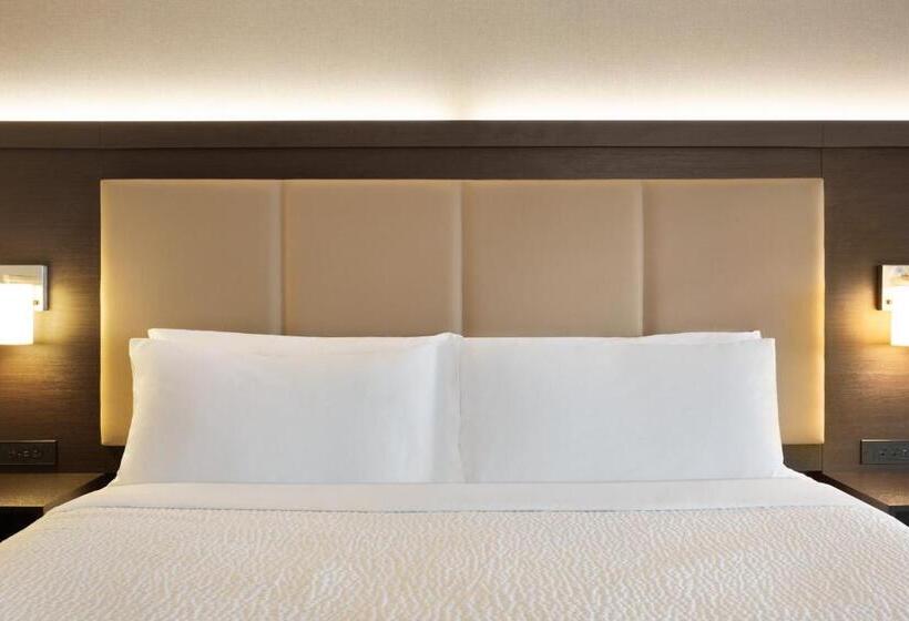 فندق Holiday Inn Express & Suites Redding, An Ihg