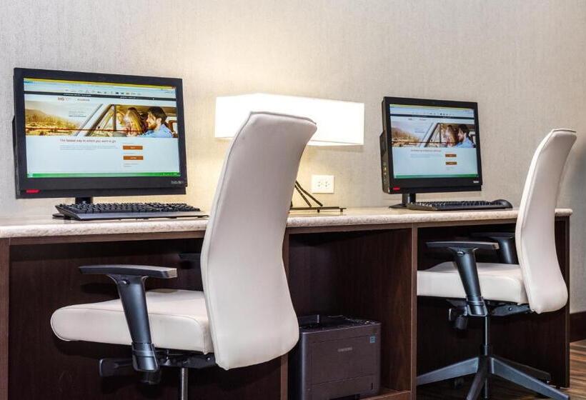 בית מלון כפרי Holiday Inn Lexington   Hamburg, An Ihg