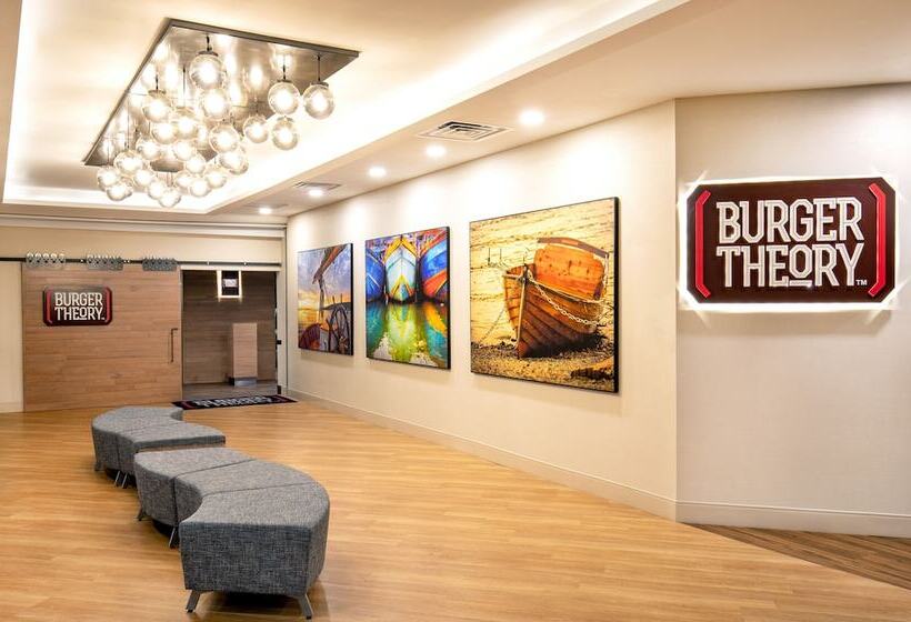 호텔 Holiday Inn Newport News Hampton By Ihg