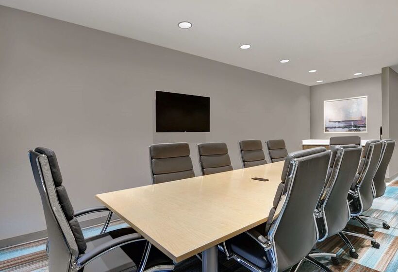 Отель Home2 Suites By Hilton Bordentown
