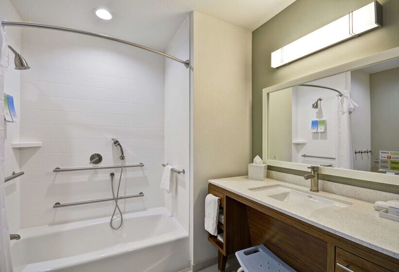 هتل Home2 Suites By Hilton Stow