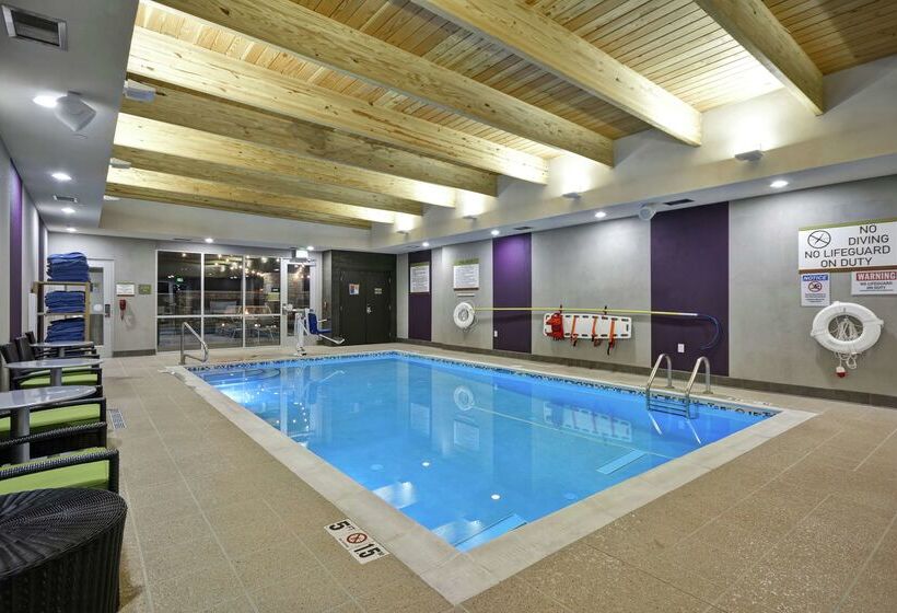 هتل Home2 Suites By Hilton Stow