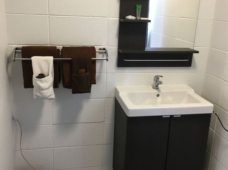 فندق Howard Johnson By Wyndham Grande Prairie