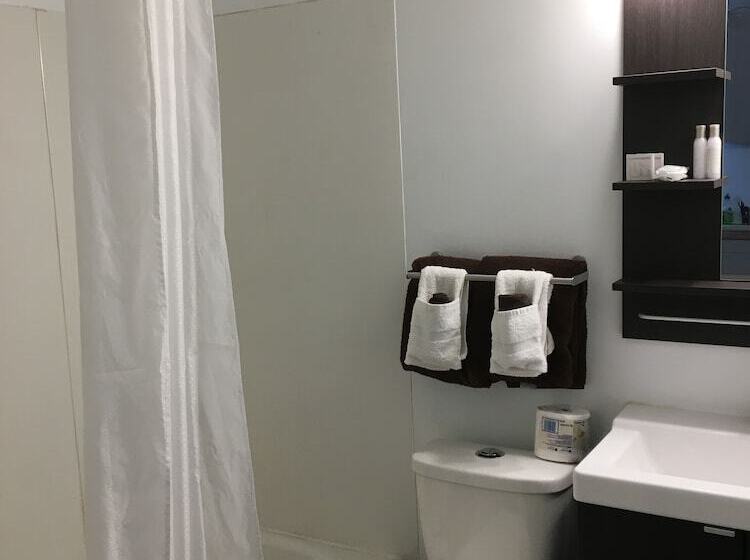 فندق Howard Johnson By Wyndham Grande Prairie