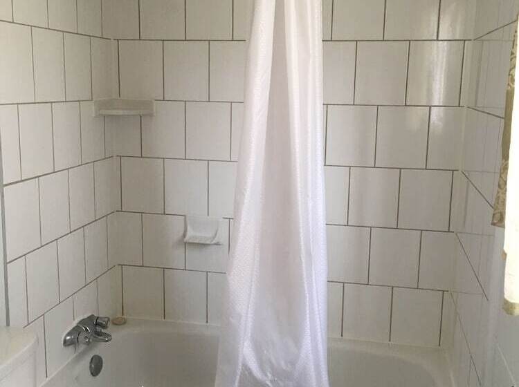 فندق Howard Johnson By Wyndham Grande Prairie