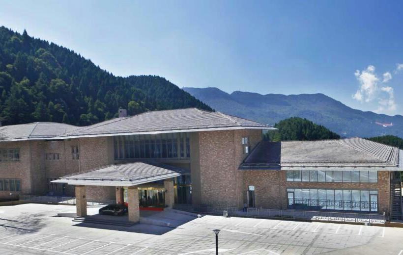 فندق Howard Johnson Huaihai Resort Lushan
