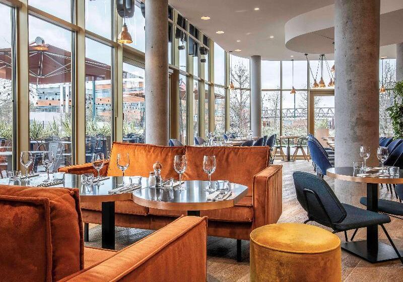 Отель Hôtel Mercure Paris Gennevilliers