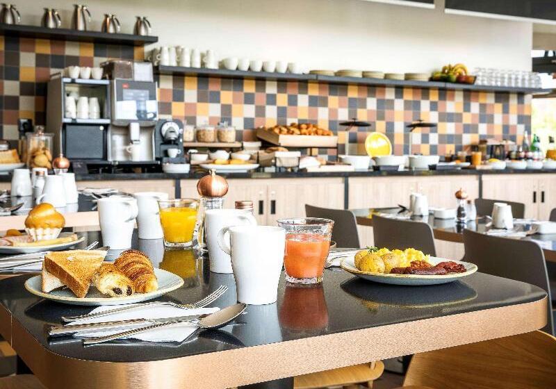 Отель Hôtel Mercure Paris Gennevilliers