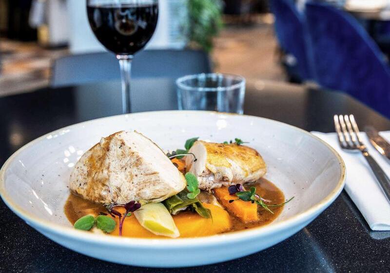 Отель Hôtel Mercure Paris Gennevilliers