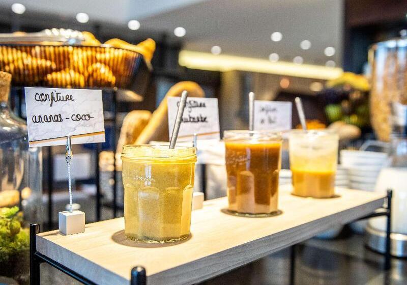 Отель Hôtel Mercure Paris Gennevilliers