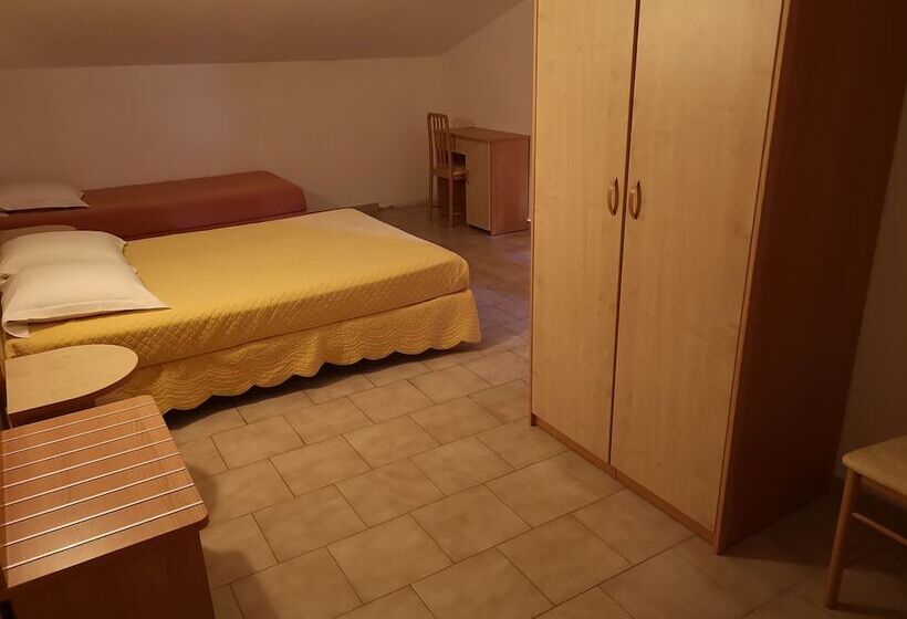 Отель Hôtel Sant Andria