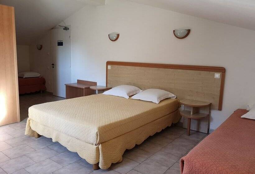 Отель Hôtel Sant Andria