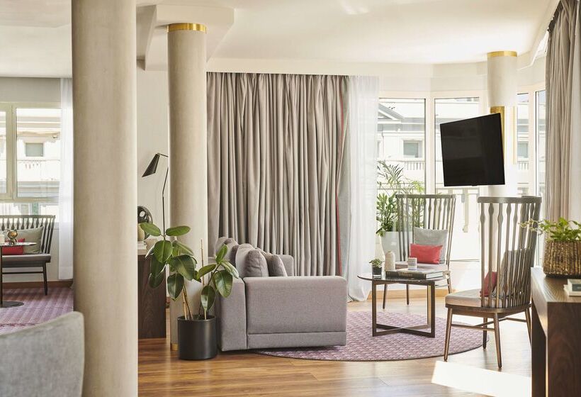 Отель Hyatt Centric Gran Via Madrid