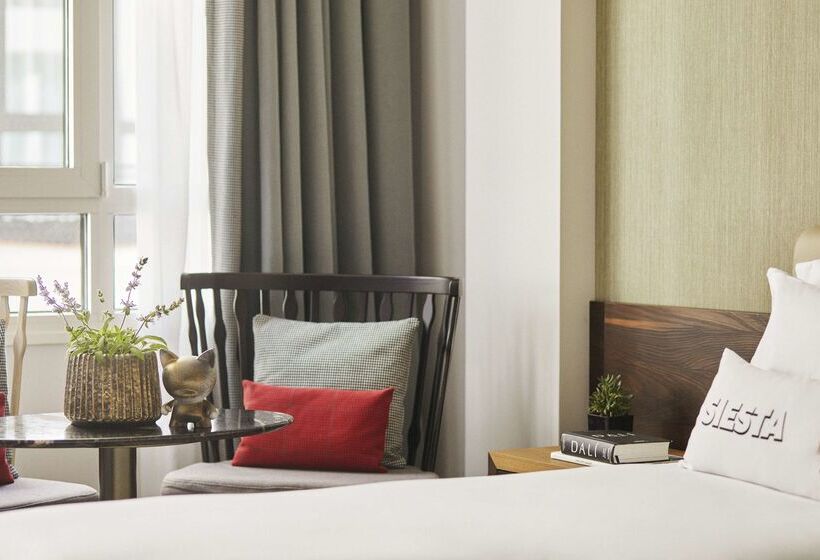 Отель Hyatt Centric Gran Via Madrid