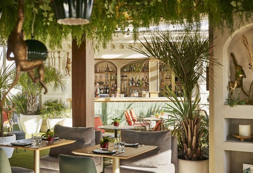 Отель Hyatt Centric Gran Via Madrid