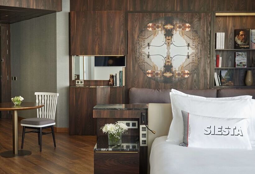 Отель Hyatt Centric Gran Via Madrid