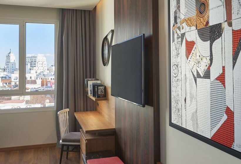 Отель Hyatt Centric Gran Via Madrid