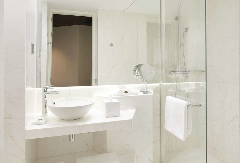 Отель Hyatt Centric Gran Via Madrid