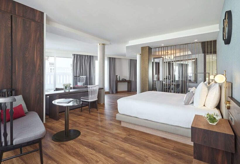 Отель Hyatt Centric Gran Via Madrid