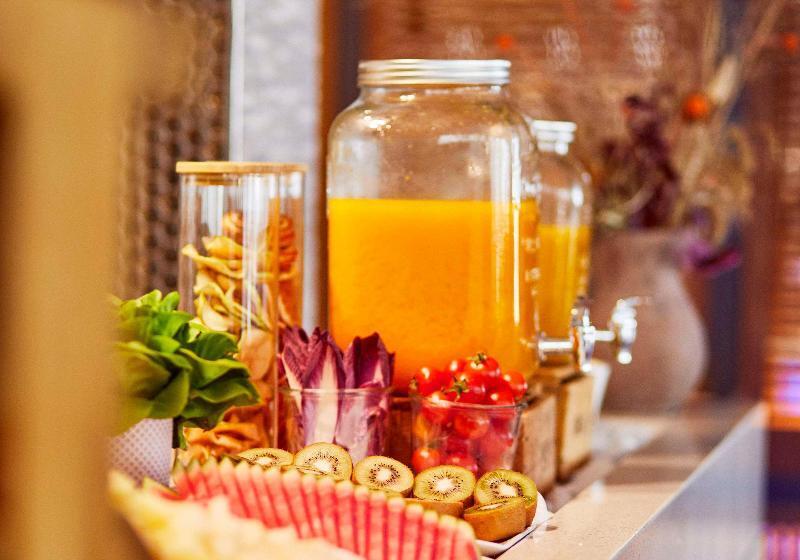 Отель Hyatt Centric Gran Via Madrid