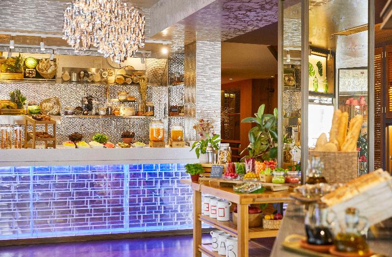 Отель Hyatt Centric Gran Via Madrid