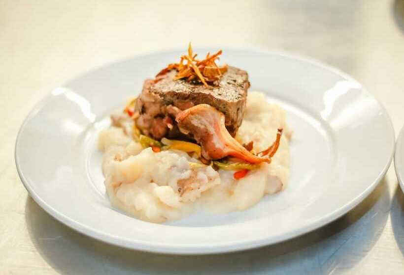 Отель Ibis Iquique