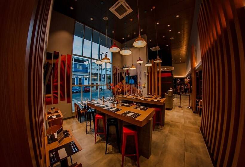 Отель Ibis Iquique