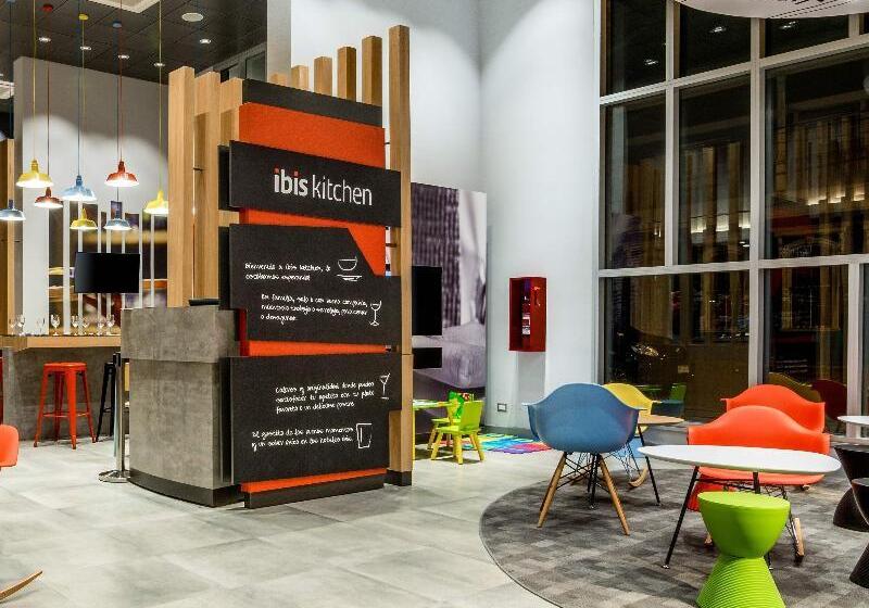 Отель Ibis Iquique