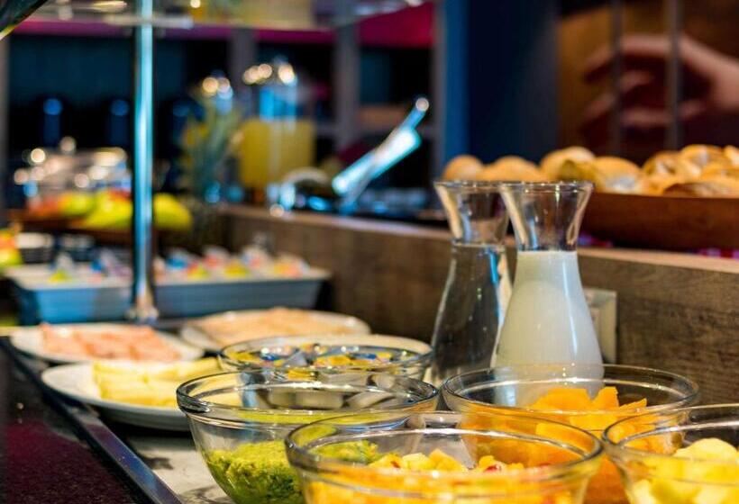 فندق Ibis Puerto Montt