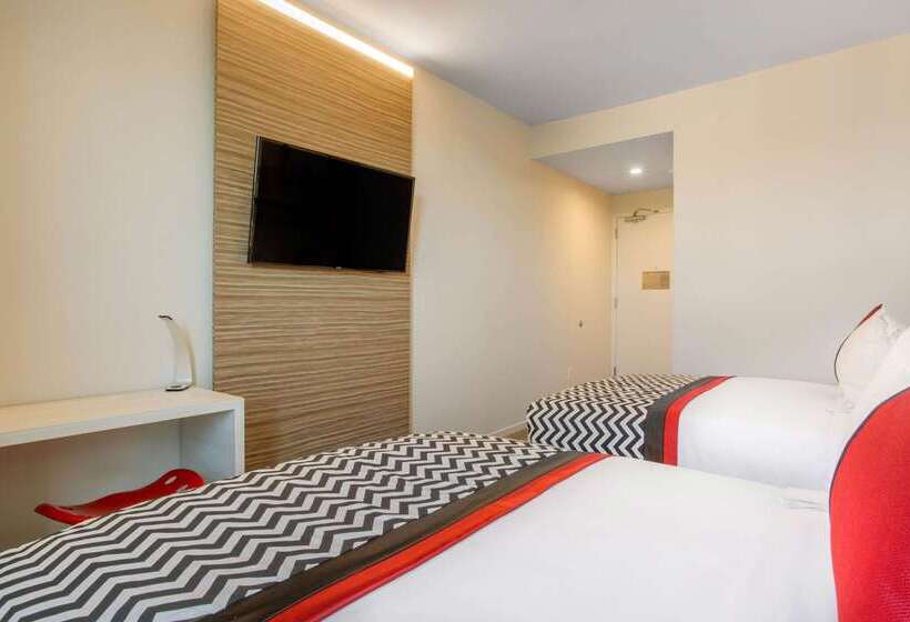 Insignia Hotel Brooklyn, Ascend Hotel Collection