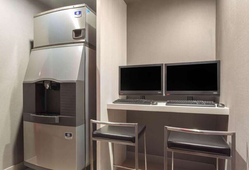 Insignia Hotel Brooklyn, Ascend Hotel Collection