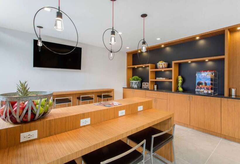 Insignia Hotel Brooklyn, Ascend Hotel Collection