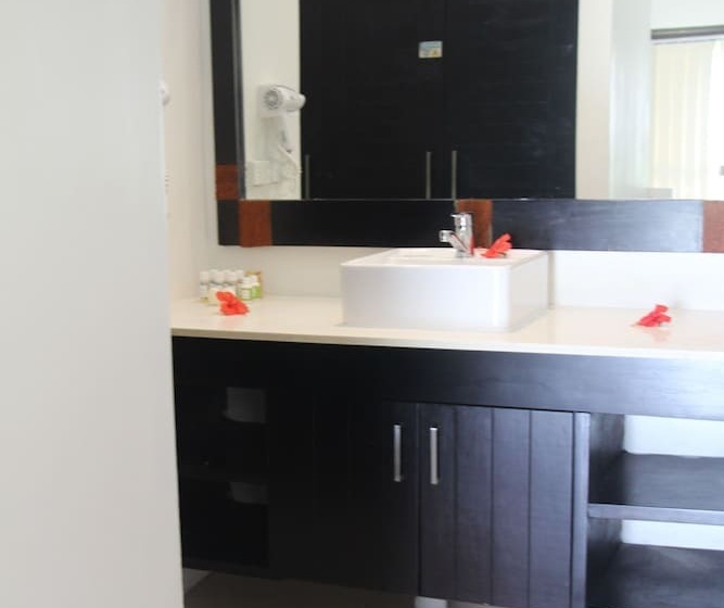 فندق Landers Bay Resort & Spa Fiji   Adults Only