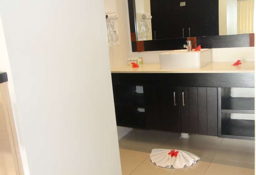 فندق Landers Bay Resort & Spa Fiji   Adults Only