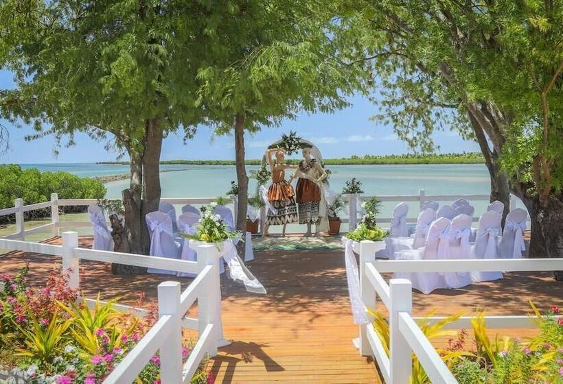 فندق Landers Bay Resort & Spa Fiji   Adults Only