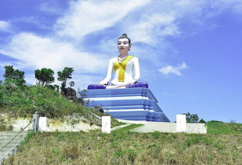 Отель Le Bokor Palace