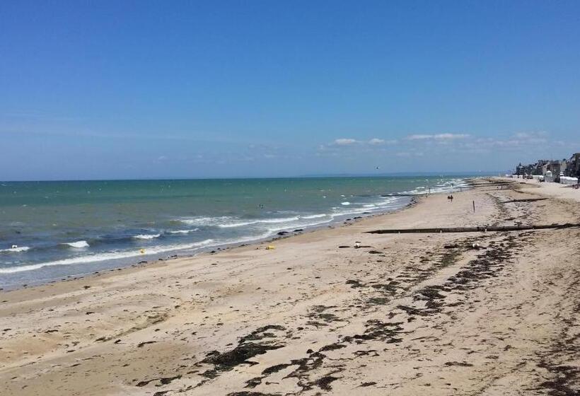 ホテル Saint Aubin Logis Hôtel & Restaurant