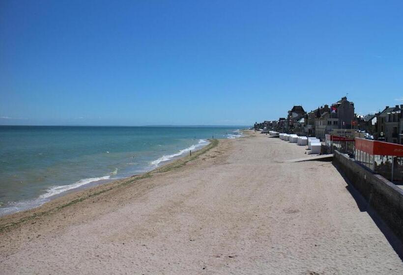 ホテル Saint Aubin Logis Hôtel & Restaurant