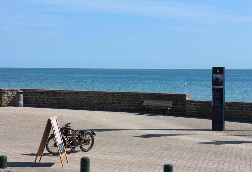 ホテル Saint Aubin Logis Hôtel & Restaurant